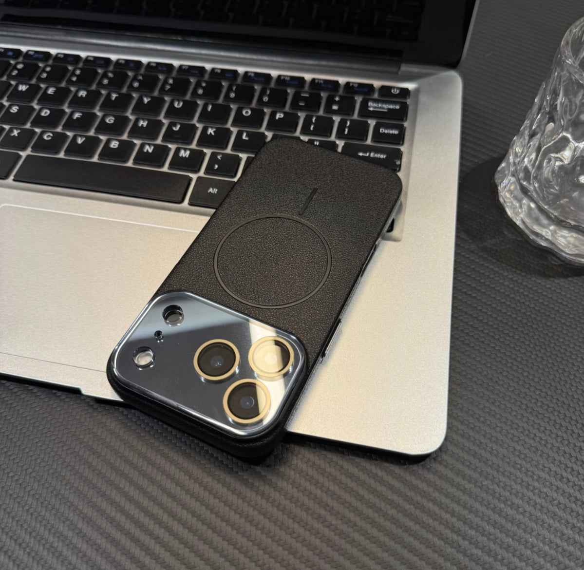 🔖Early Christmas Sale: 50% Off🔥Premium Wireless Charging Leather-Textured iPhone Case